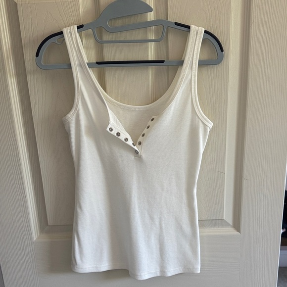 unknown Tops - Elegant White Buttoned Tank Top